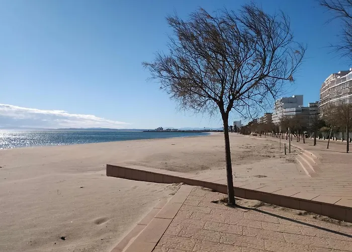 Eco-apartments La Marineda شقة *