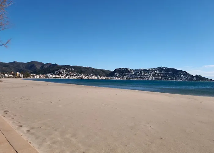 Eco-apartments La Marineda روساس